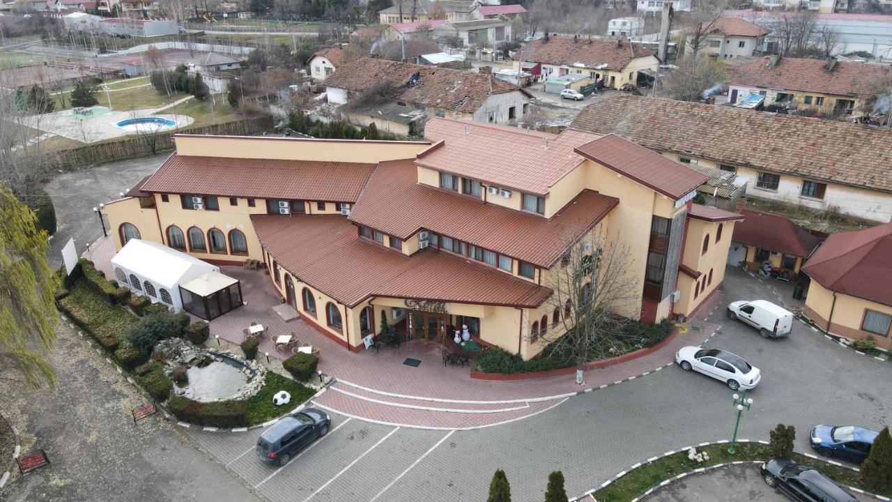 Hotel Royal Urziceni Exterior foto