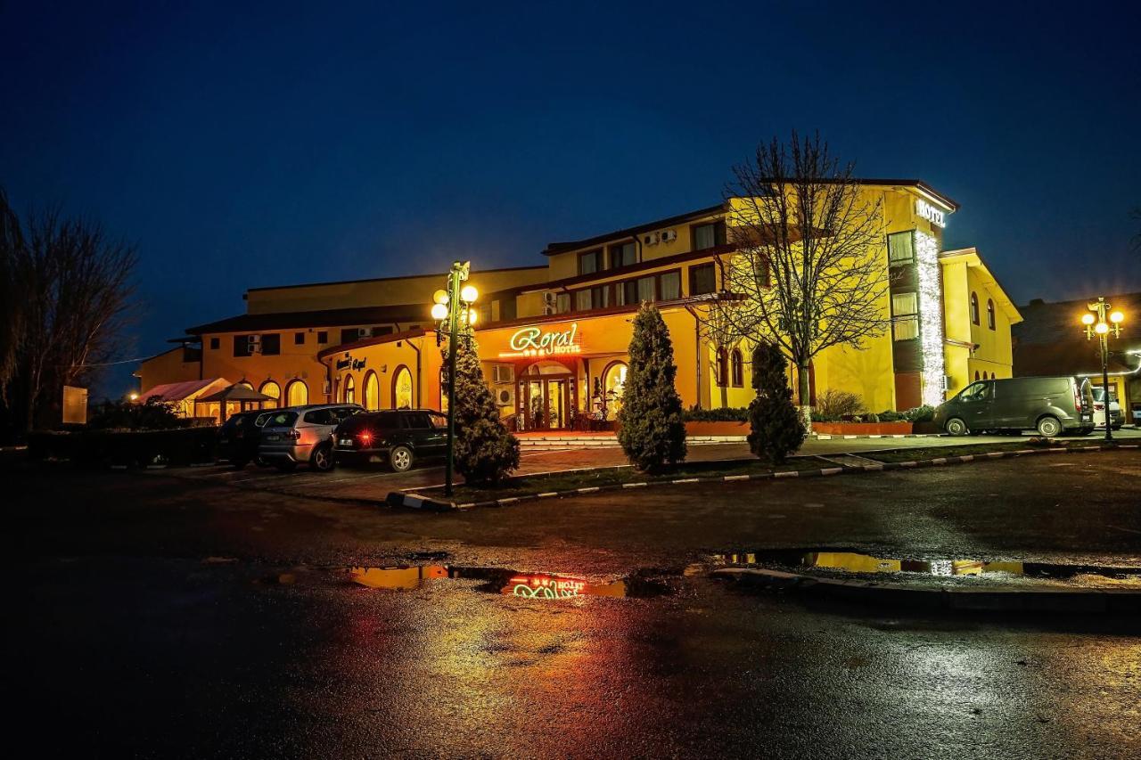 Hotel Royal Urziceni Exterior foto